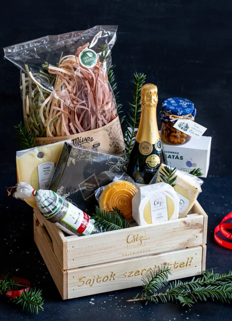 Sajt ajándék fadobozban prémium hozzávalókkal